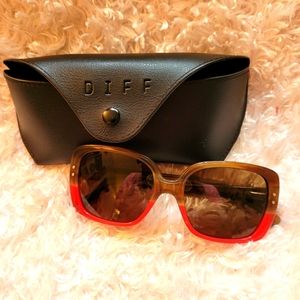EUC Fossil 2tone sunglasses with pouch